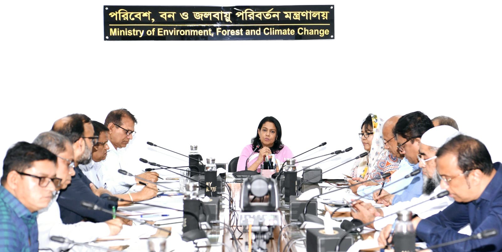 উন্মুক্ত স্থানে বর্জ্য পোড়ালে কঠোর আইনানুগ ব্যবস্থা নেয়া হবে